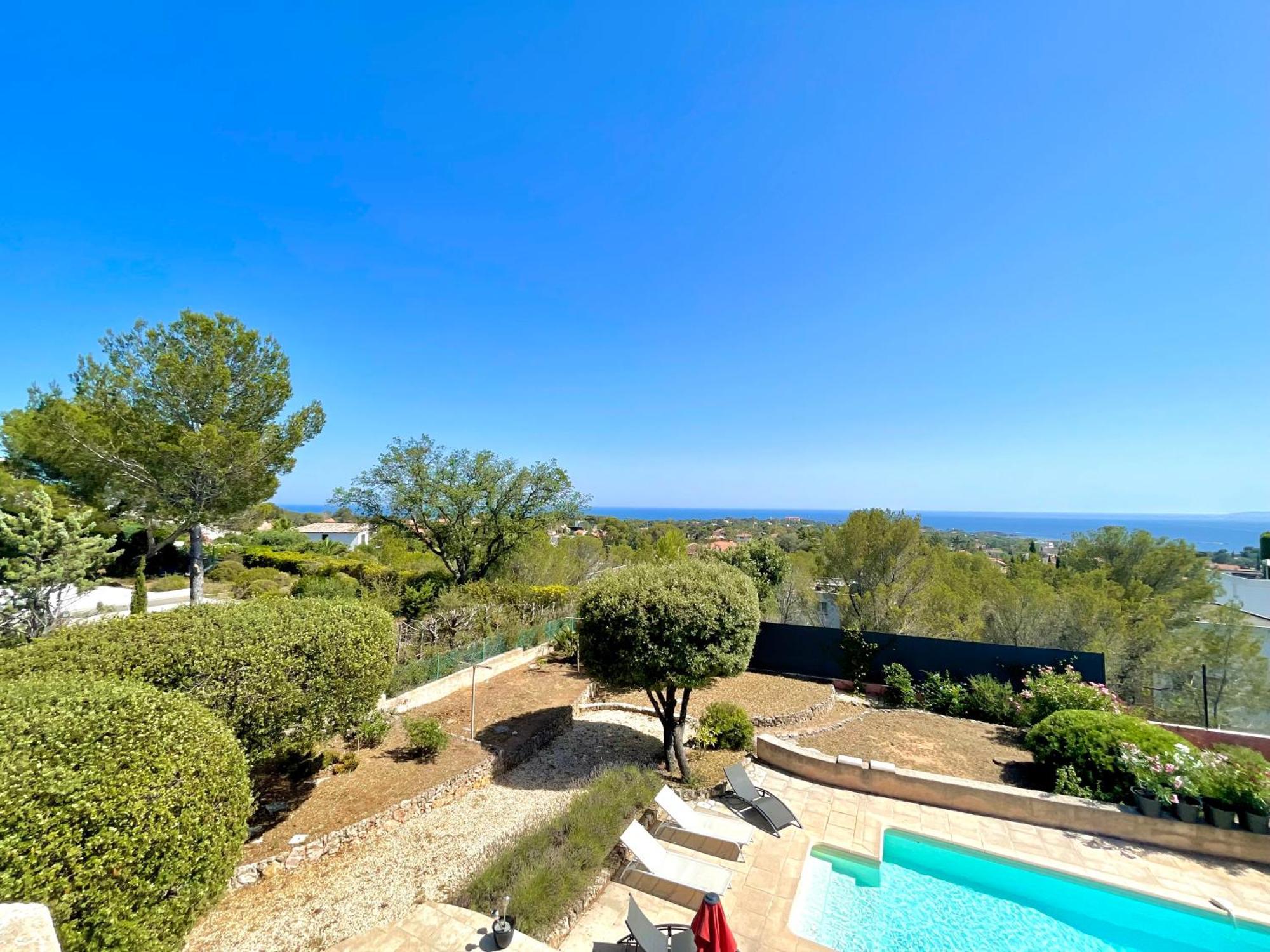 Charming French Riviera Villa // Pool, Seaview, Ac, 9Pax // Сен-Рафаель Екстер'єр фото