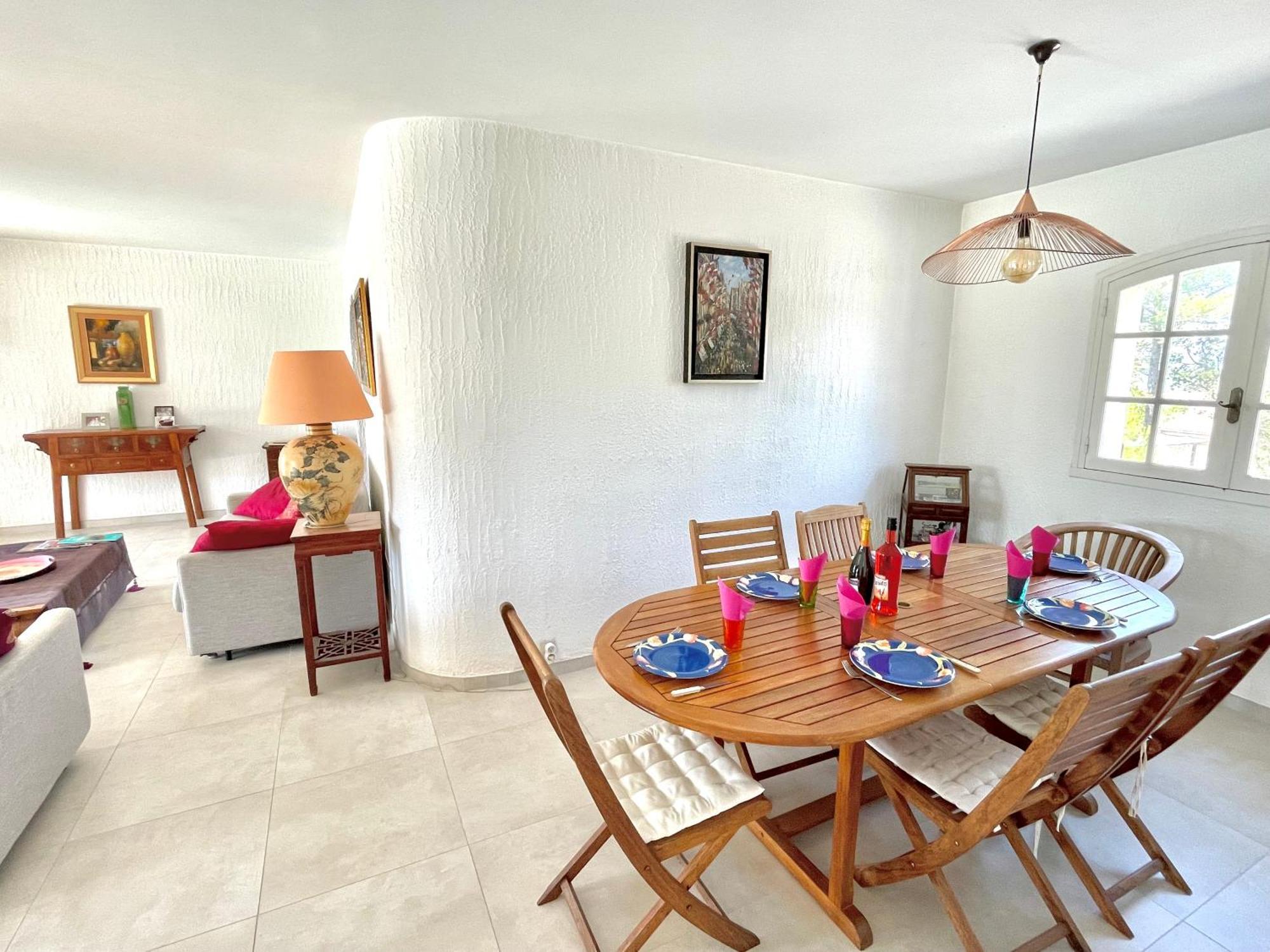 Charming French Riviera Villa // Pool, Seaview, Ac, 9Pax // Сен-Рафаель Екстер'єр фото